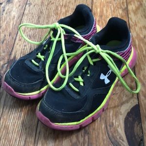 Girl’s Under Armour tennis shoes